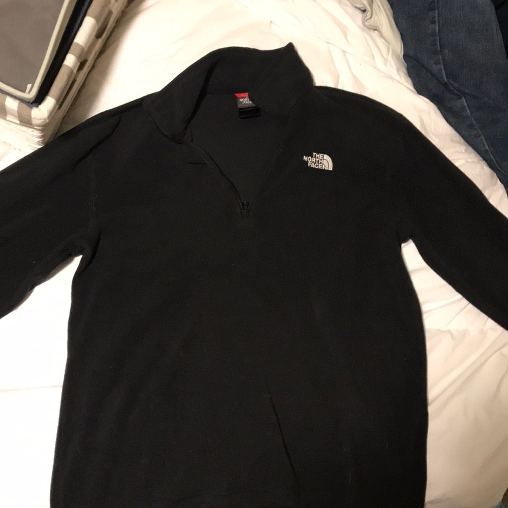 Northface Men’s quarter zip fleece pullover